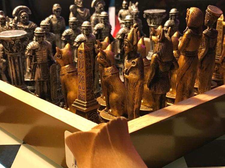 CHESS KINGDOMS SHOWING SOLIDARITY AS THEY WAIT 2