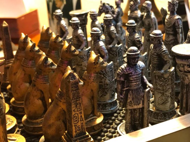 CHESS KINGDOMS SHOWING SOLIDARITY AS THEY WAIT 3